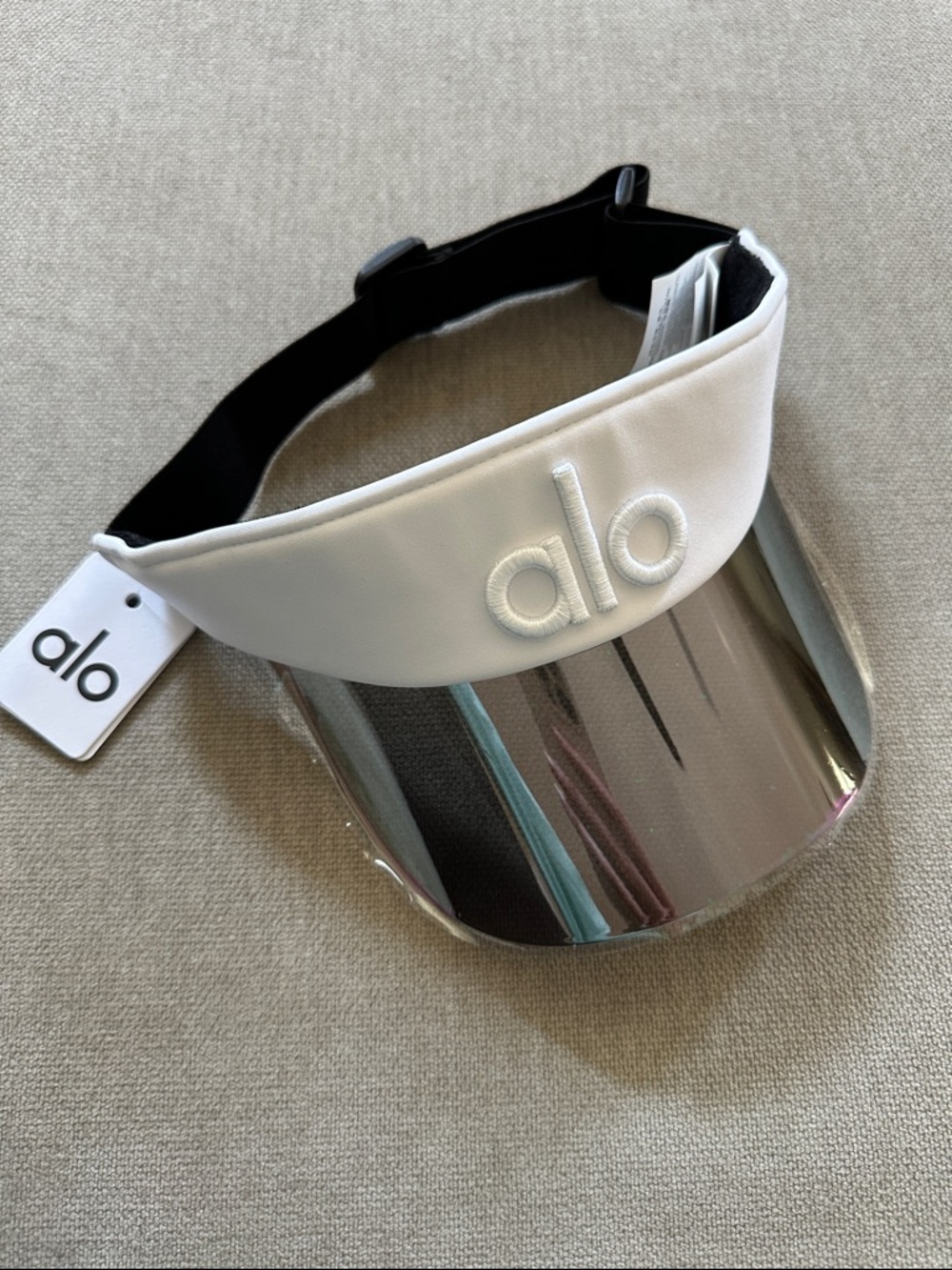 ALO Yoga White Visor with Silver Mirrored Brim- new with tags